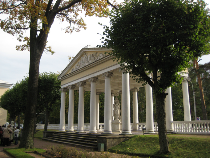 Павильон Трёх граций)